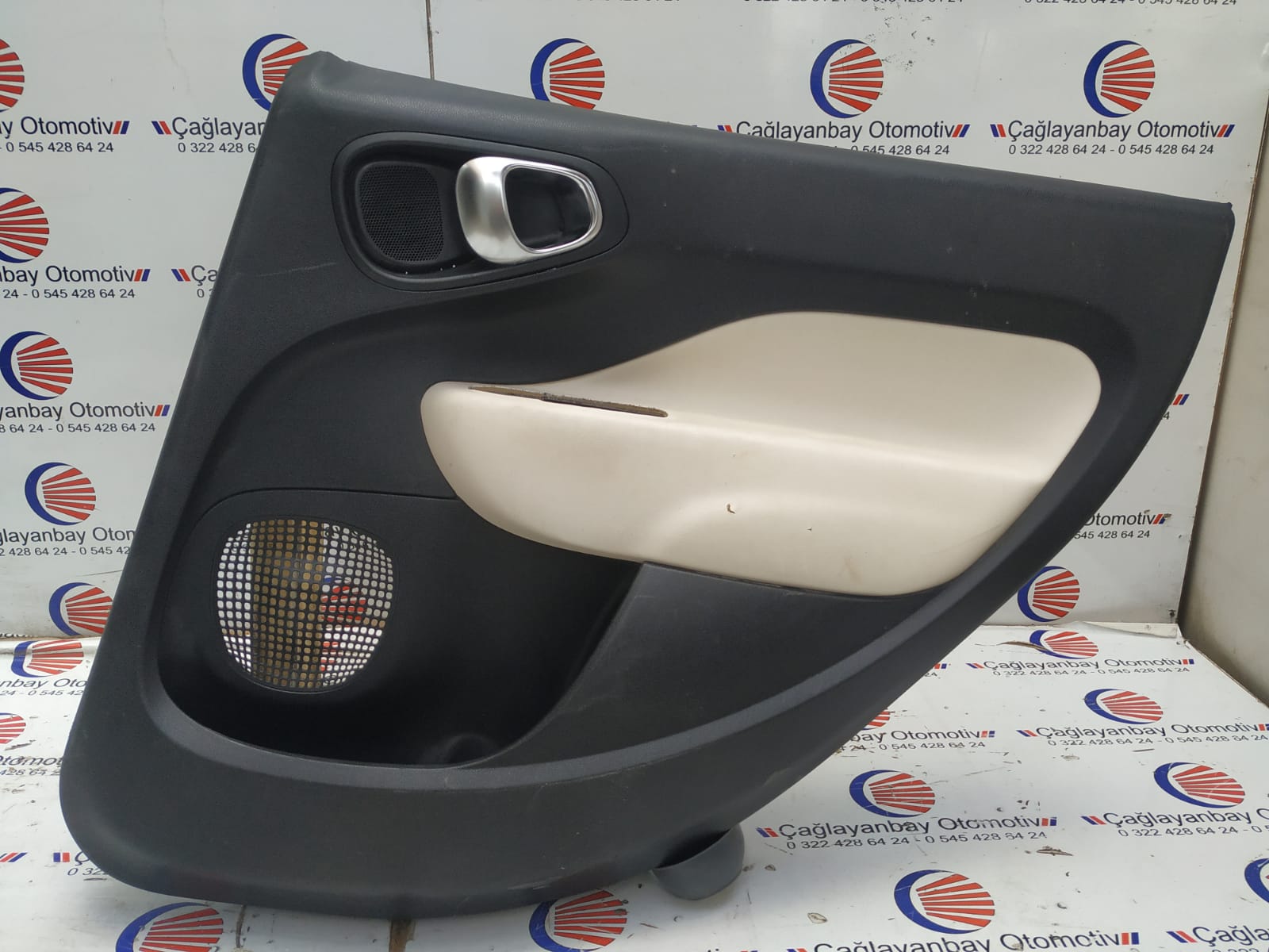 Fiat 500L Sag Arka Kapı Kartonu